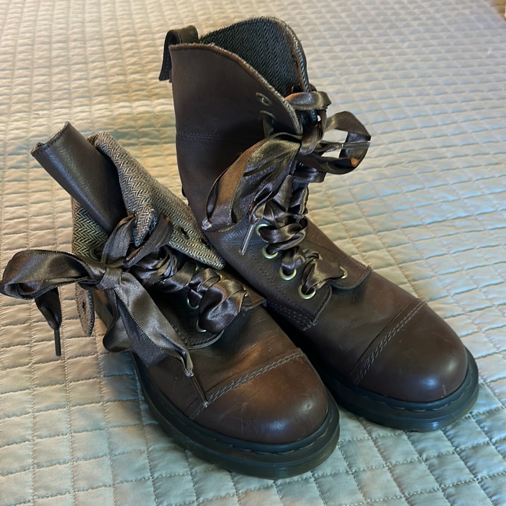 Womens Amilita Dr. Martens
